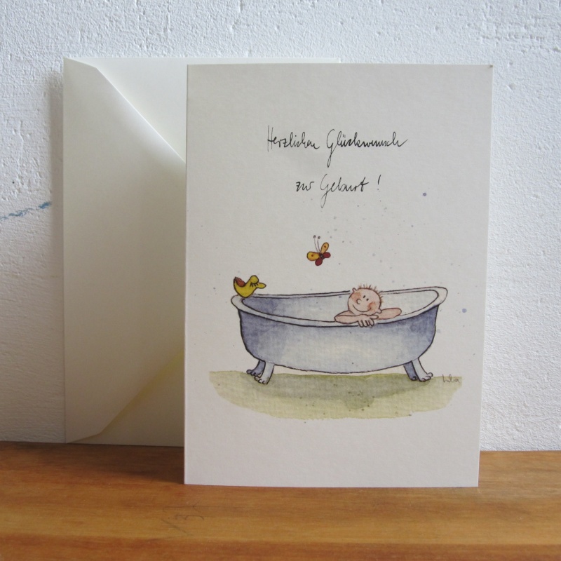Kind in blauer Badewanne